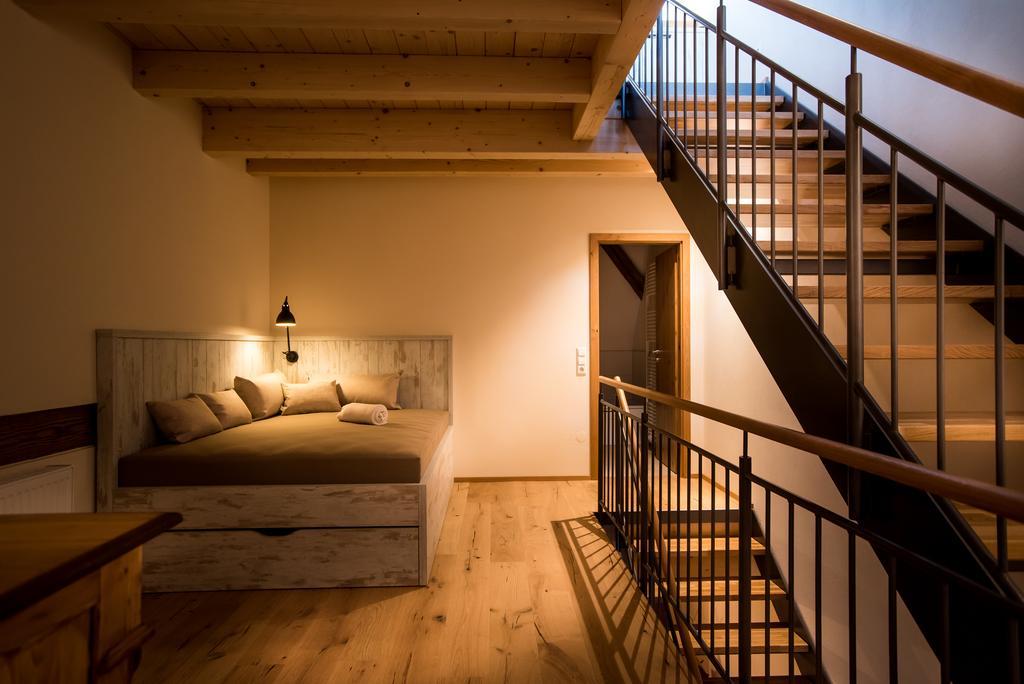 Апартаменти Baumgartners Dreiseithof - Historisch, Modern, Zentral Бад-Кроцінген Екстер'єр фото