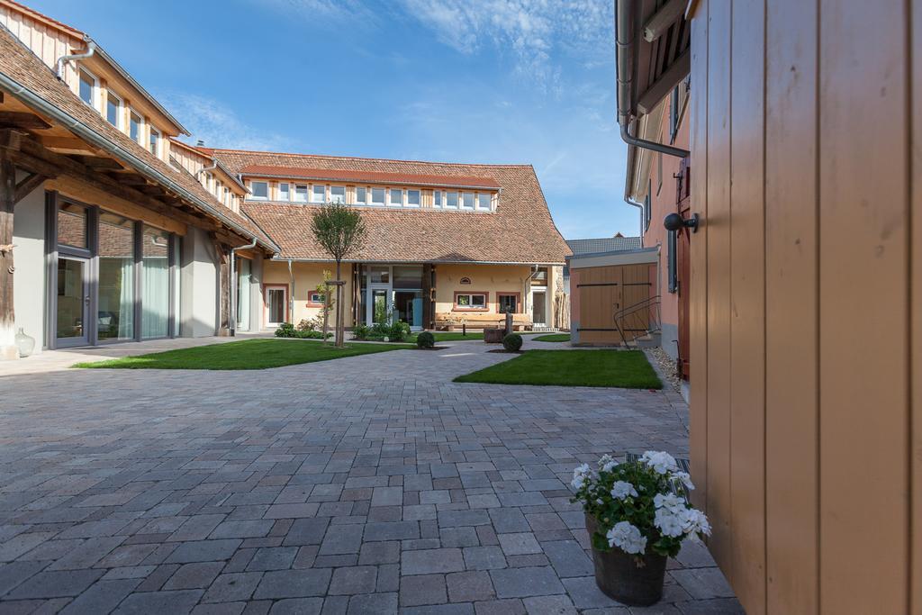 Апартаменти Baumgartners Dreiseithof - Historisch, Modern, Zentral Бад-Кроцінген Екстер'єр фото